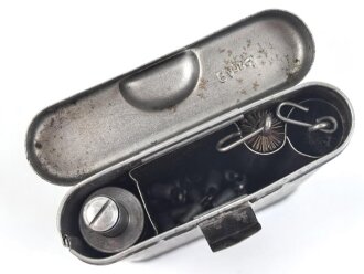 RG 34, Reinigungsgerät 34  für Kaliber 22 Wehrsportkarabiner. Hersteller G.Appel, späte Kette aus Zink, Luftwaffenblauer Originallack
