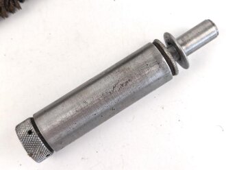 RG 34, Reinigungsgerät 34  für Kaliber 22 Wehrsportkarabiner. Hersteller G.Appel, späte Kette aus Zink, Luftwaffenblauer Originallack