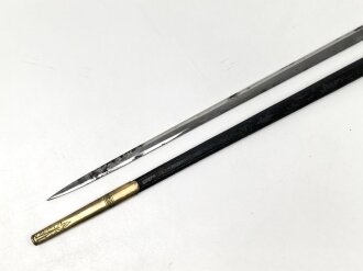 Bayern, Degen für Staatsbeamte. Ausführung ab 1886 mit Krone statt Monogramm. Lieferant Christian Block München. Saubere Klinge mit beidseitiger Ätzung " In treue Fest" Der obere Scheidenbeschlag ist beweglich .