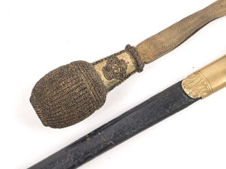 Bayern, Degen für Staatsbeamte. Ausführung ab 1886 mit Krone statt Monogramm. Lieferant Christian Block München. Saubere Klinge mit beidseitiger Ätzung " In treue Fest" Der obere Scheidenbeschlag ist beweglich .