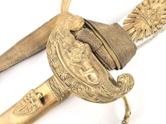 Bayern, Degen für Staatsbeamte. Ausführung ab 1886 mit Krone statt Monogramm. Lieferant Christian Block München. Saubere Klinge mit beidseitiger Ätzung " In treue Fest" Der obere Scheidenbeschlag ist beweglich .