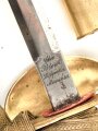 Bayern, Degen für Staatsbeamte. Ausführung ab 1886 mit Krone statt Monogramm. Lieferant Christian Block München. Saubere Klinge mit beidseitiger Ätzung " In treue Fest" Der obere Scheidenbeschlag ist beweglich .
