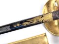 Bayern, Degen für Staatsbeamte. Ausführung mit gekröntem Monogramm " M "  . Die beidseitig gebläute Klinge allem Anschein nach älter, das Griffmonogramm bei Herrscherwechsel getauscht. Guter Gesamtzustand, die Scheide fehlt #1