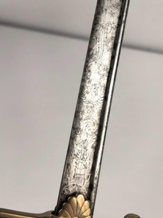 Bayern, Infanterie Offizier Säbel Modell 1836 . Beidseitig geäzte Klinge, ungereinigt. Das Griffstück mit leichtem Spiel, die Scheide nachlackiert, sonst guter Gesamtzustand.