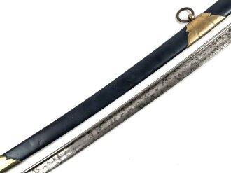 Bayern, Infanterie Offizier Säbel Modell 1836 . Beidseitig geäzte Klinge, ungereinigt. Das Griffstück mit leichtem Spiel, die Scheide nachlackiert, sonst guter Gesamtzustand.