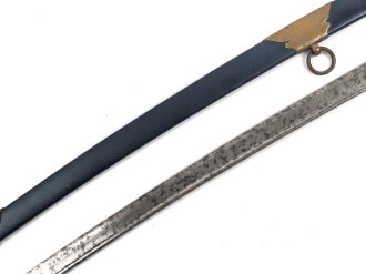 Bayern, Infanterie Offizier Säbel Modell 1836 . Beidseitig geäzte Klinge, ungereinigt. Das Griffstück mit leichtem Spiel, die Scheide nachlackiert, sonst guter Gesamtzustand.