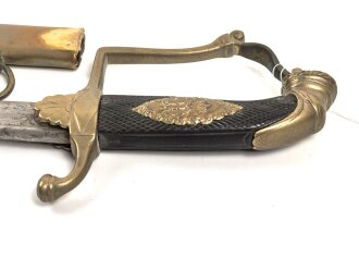 Bayern, Infanterie Offizier Säbel Modell 1836 . Beidseitig geäzte Klinge, ungereinigt. Das Griffstück mit leichtem Spiel, die Scheide nachlackiert, sonst guter Gesamtzustand.