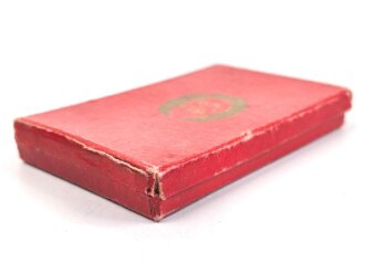 Österreich,  Etui zur Kriegs-Erinnerungsmedaille 1914 - 1918, leicht defekt