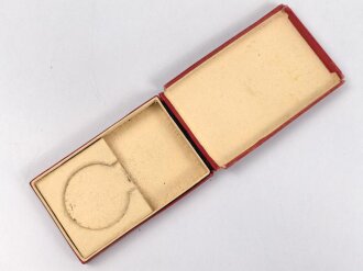 Österreich,  Etui zur Kriegs-Erinnerungsmedaille 1914 - 1918, leicht defekt