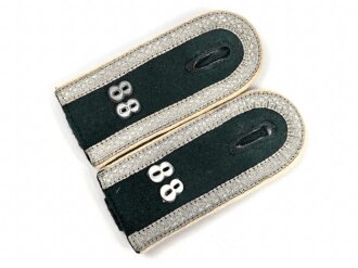 Heer, Paar Schulterklappen für einen Unteroffizier im Infanterie Regiment 88. Eigentumstücke