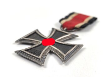 Eisernes Kreuz 2. Klasse 1939, Eisenkern leicht korrodiert, am Band