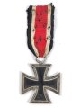 Eisernes Kreuz 2. Klasse 1939, Eisenkern mit Lackverlust, an defektem Band