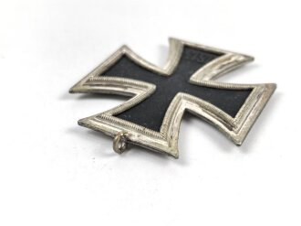 Eisernes Kreuz 2. Klasse 1939, Eisenkern vollständig geschwärzt, Bandring fehlt , sehr guter Zustand