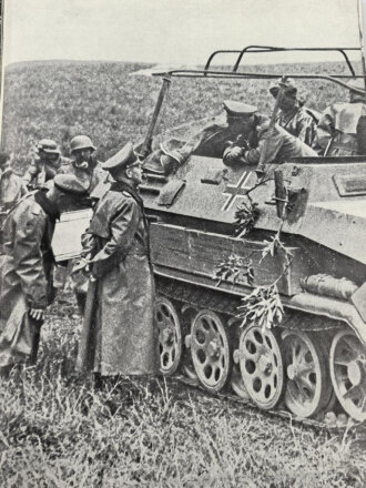 "Mit den Panzern in Ost und West" ca 350 Seiten, unter DIN A4
