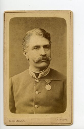k.u.k. Österreich Ungarn, Hartkartonbild etwa 6,5 x 10,5cm eines Fotostudios aus Olmutz Tschechoslowakei