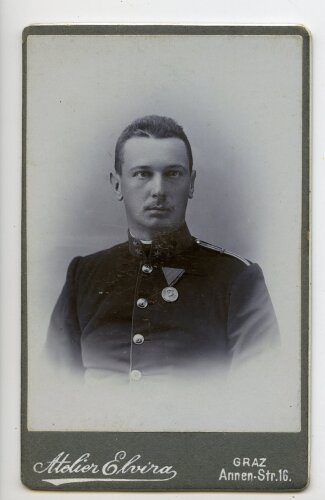 k.u.k. Österreich Ungarn, Hartkartonbild etwa 6,5 x 10,5 cm eines Fotostudios aus Graz