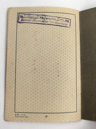 Deutsches Reich,  Reisepass einer Frau aus Frankfurt, datiert 1937