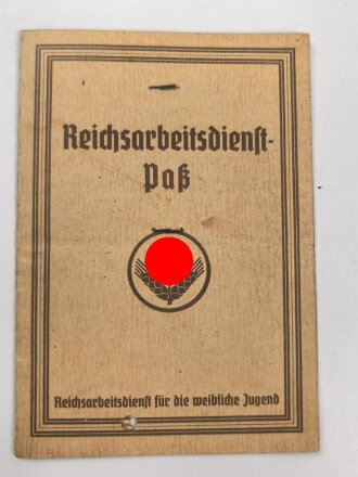 Deutsches Reich,  Reisepass einer Frau aus Frankfurt, datiert 1937