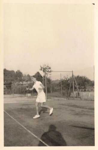 Konvolut Ausweise einer BDM Führerin im Obergau 13 Hessen Nassau. Dazu Ihre Sporturkunden meist zum Thema Tennis sowie diverse Fotos