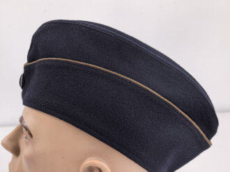 Kriegsmarine, dunkelblaues Schiffchen für Offiziere, der Adler fehlt, sehr guter Zustand, Kopfgrösse 56