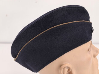 Kriegsmarine, dunkelblaues Schiffchen für Offiziere, der Adler fehlt, sehr guter Zustand, Kopfgrösse 56