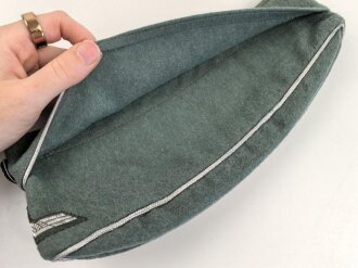 Heer, Schiffchen für einen Offizier in sehr gutem Zustand. Die Effekten original vernäht, Kopfgrösse gemessen 57