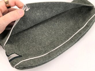 Heer, Schiffchen für einen Unteroffizier in sehr gutem Zustand. Die Effekten original vernäht, Kopfgrösse gemessen 58