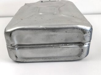 20 Liter Kraftstoff Kanister Wehrmacht, Hersteller Austria Wien 1944. Mehrfach überlackiert, darunter sandfarbener Originallack. KEIN VERSAND NACH ÜBERSEE