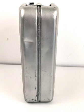 20 Liter Kraftstoff Kanister Wehrmacht, Hersteller Austria Wien 1944. Mehrfach überlackiert, darunter sandfarbener Originallack. KEIN VERSAND NACH ÜBERSEE