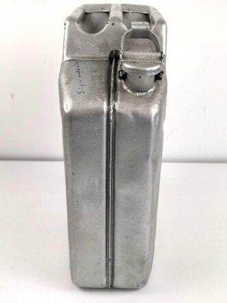 20 Liter Kraftstoff Kanister Wehrmacht, Hersteller Austria Wien 1944. Mehrfach überlackiert, darunter sandfarbener Originallack. KEIN VERSAND NACH ÜBERSEE