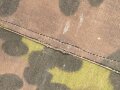 Faltbarer Holztisch " Sport Berger" in Hülle aus Waffen SS Tarnmaterial.