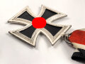 Eisernes Kreuz 2. Klasse 1939 , kein Hersteller im Bandring , aber  Hersteller 100  "  Rudolf Wächtler & Lange, Mittweida" zuzuordnen. Hakenkreuz mit voller Schwärzung , an langem Band