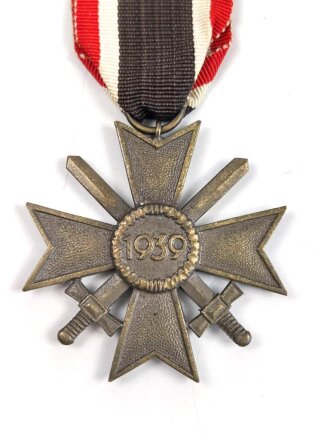 Kriegsverdienstkreuz 2. Klasse mit Schwertern, Buntmetall, am Band