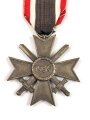 Kriegsverdienstkreuz 2. Klasse mit Schwertern, Buntmetall, am Band
