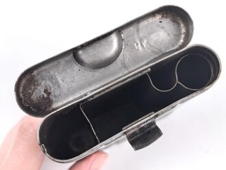 Reinigungsgerät 34 der Wehrmacht. Leerer Behälter, Hersteller "64"