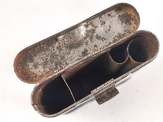 Reinigungsgerät 34 der Wehrmacht. Leerer Behälter, Hersteller "cnx" Luftwaffenblauer Originallack