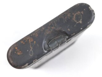 Reinigungsgerät 34 der Wehrmacht. Leerer Behälter, Hersteller "arr42" Luftwaffenblauer Originallack