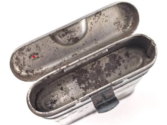 Reinigungsgerät 34 der Wehrmacht. Leerer Behälter, Hersteller "arr42" Luftwaffenblauer Originallack