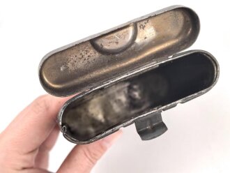 Reinigungsgerät 34 der Wehrmacht. Leerer Behälter, Hersteller "Ky41" Luftwaffenblauer Originallack, inneneinteilung fehlt