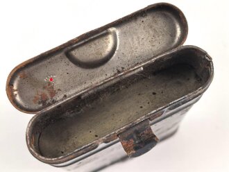 Reinigungsgerät 34 der Wehrmacht. Leerer Behälter, Hersteller "Ky41" Luftwaffenblauer Originallack