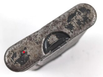 Reinigungsgerät 34 der Wehrmacht. Leerer Behälter, Hersteller "cmr43" Luftwaffenblauer Originallack
