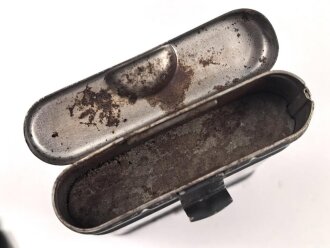 Reinigungsgerät 34 der Wehrmacht. Leerer Behälter, Hersteller "64" Luftwaffenblauer Originallack