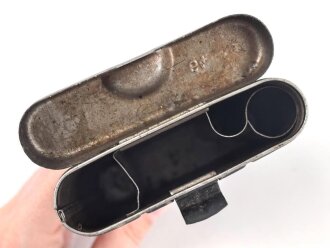 Reinigungsgerät 34 der Wehrmacht. Leerer Behälter, Hersteller "64" Luftwaffenblauer Originallack
