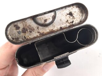 Reinigungsgerät 34 der Wehrmacht. Leerer Behälter, Hersteller "HAWIG 1940" Luftwaffenblauer Originallack