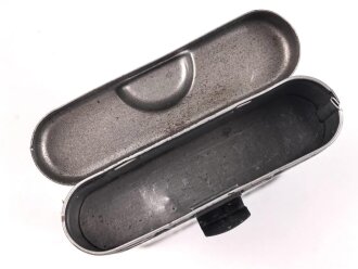 Reinigungsgerät 34 der Wehrmacht. Leerer Behälter, Hersteller "HAWIG 1940" Luftwaffenblauer Originallack