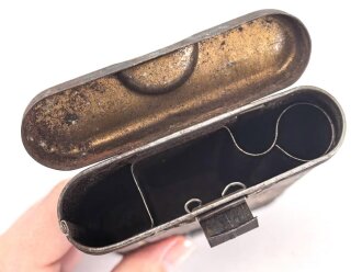Reinigungsgerät 34 der Wehrmacht. Leerer Behälter, Hersteller "ab43" Luftwaffenblauer Originallack