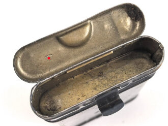 Reinigungsgerät 34 der Wehrmacht. Leerer Behälter, ohne Hersteller , Luftwaffenblauer Originallack