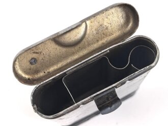 Reinigungsgerät 34 der Wehrmacht. Leerer Behälter, ohne Hersteller , Luftwaffenblauer Originallack