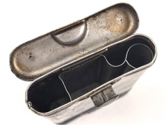 Reinigungsgerät 34 der Wehrmacht. Leerer Behälter, Hersteller "arr4" Luftwaffenblauer Originallack