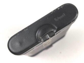 Reinigungsgerät 34 , Ausführung für die Ordnungspolizei mit zusätzlicher Halterung für eine 9mm Bürste. Leerer Behälter, Hersteller "G.Appel" Luftwaffenblauer Originallack.